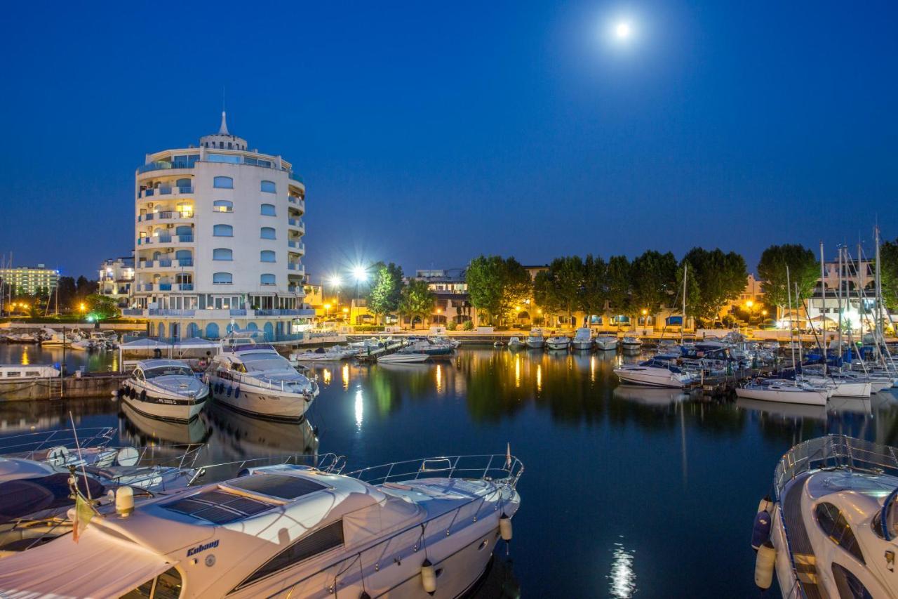 Portoverde Luxury Houseboat Misano Adriatico Exterior photo